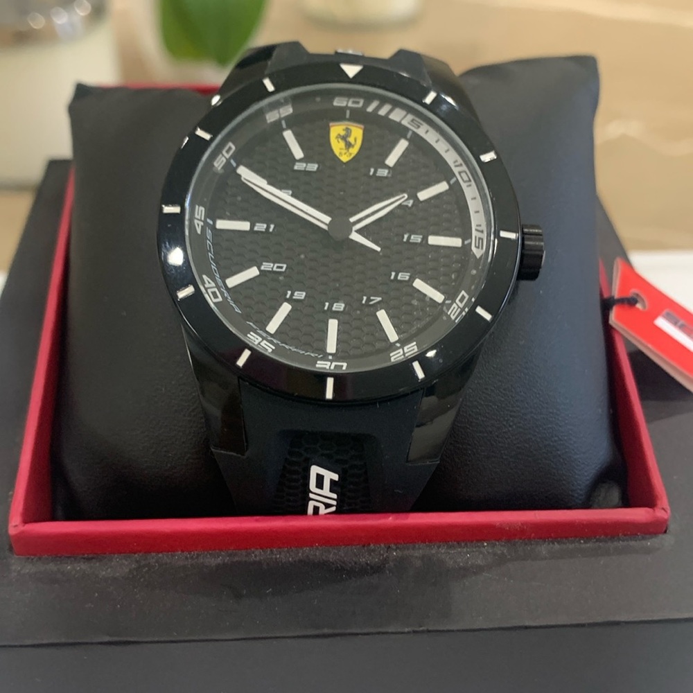 Men’s Ferrari Watcb
